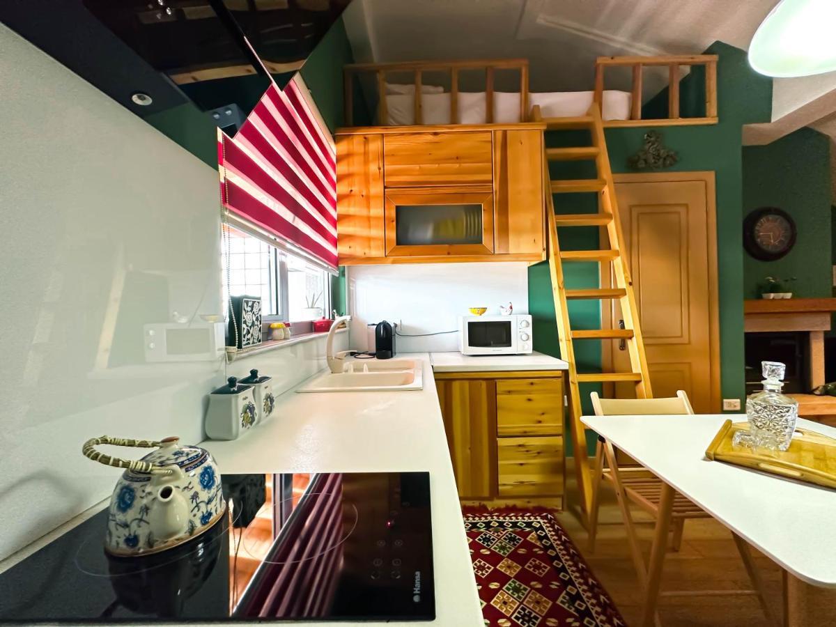 Cozy Elegance Above Korca Apartment Bagian luar foto