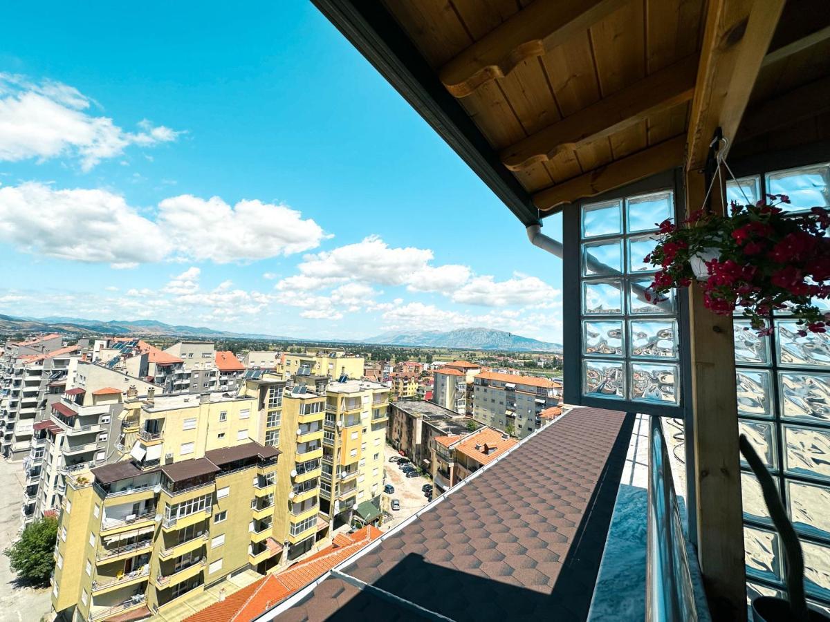 Cozy Elegance Above Korca Apartment Bagian luar foto