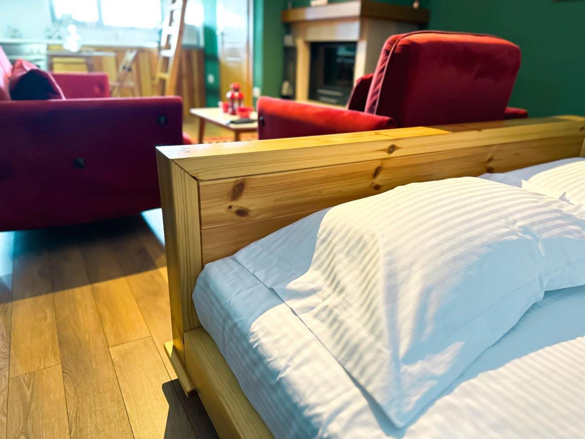 Cozy Elegance Above Korca Apartment Bagian luar foto